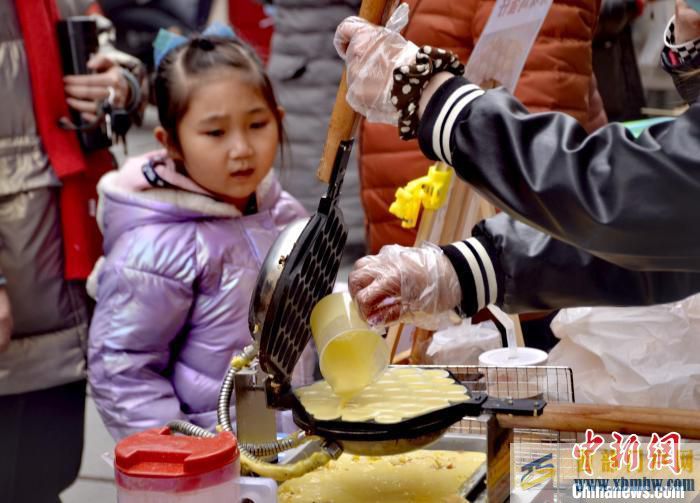廣西欽州老街的新年“味”(圖1)