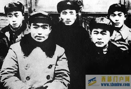 徐海東被降職，領導去安慰他，徐海東突然哈哈大笑(圖1)