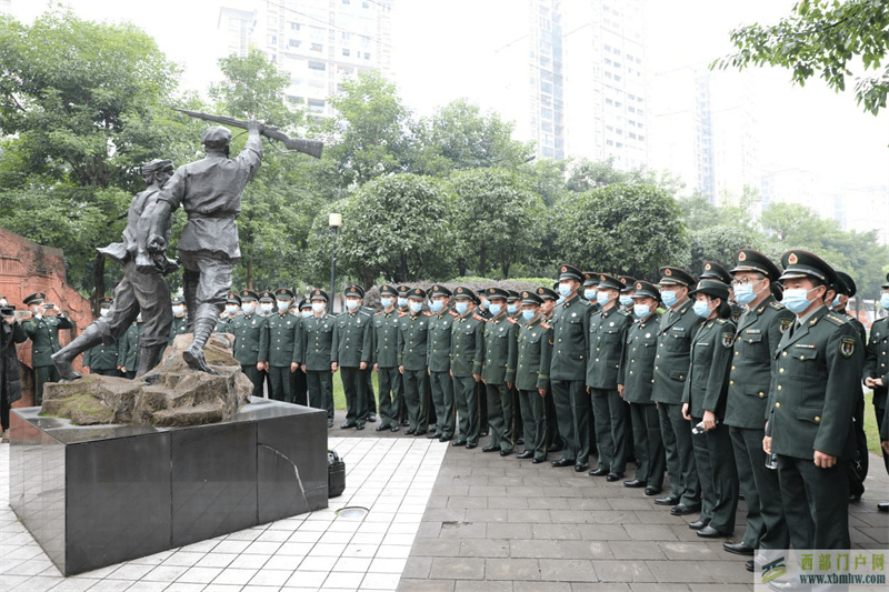 宜賓市舉行第四次“宜賓駐軍看宜賓”活動(圖3)