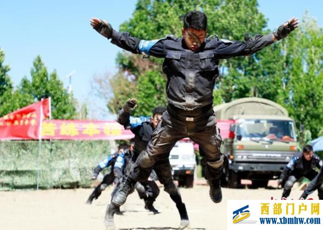 燃！來看西藏山南移民管理警察警務實戰演練現場(圖1)
