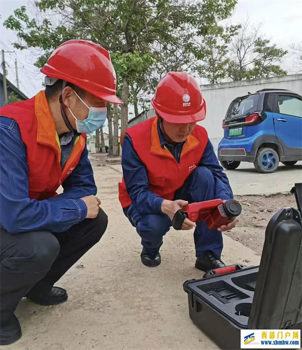 國網咸陽供電公司：共產黨員服務隊“義診”舒“心結”(圖1)
